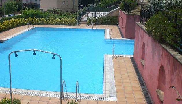 Foto 2 de Pis en venda a Zona Leioa de 2 habitacions amb piscina i garatge