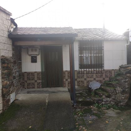 Foto 1 de Casa rural en venda a Molinaseca de 3 habitacions amb calefacció