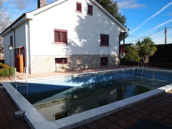 Foto 2 de Venta de casa rural en Flores de Sil - La Placa de 5 habitaciones con piscina y calefacción