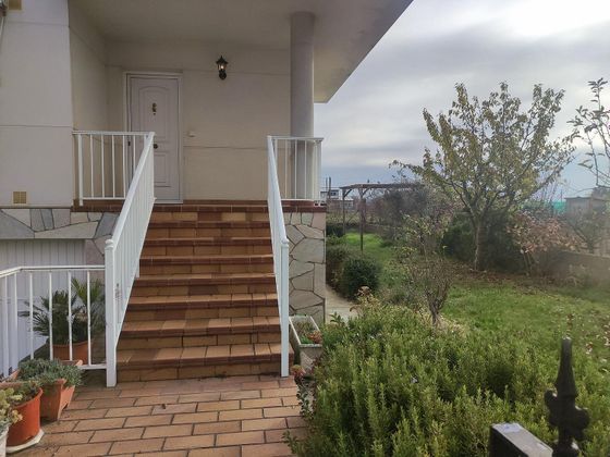 Foto 2 de Casa en venda a Cacabelos de 4 habitacions amb terrassa i jardí