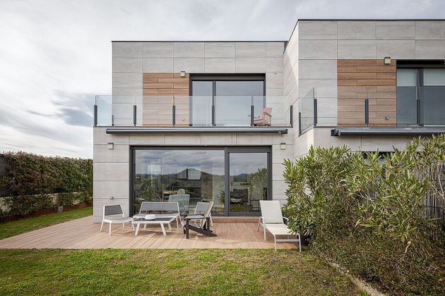 Foto 2 de Casa adosada en venta en Añorga - Zubieta de 4 habitaciones con terraza y piscina