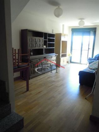 Foto 2 de Dúplex en venda a Trobajo del Camino de 4 habitacions amb garatge i mobles