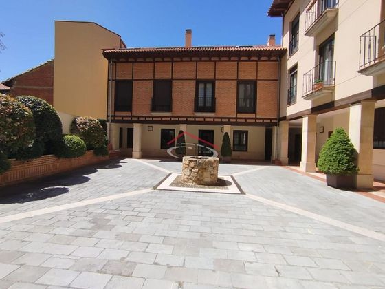 Foto 1 de Dúplex en venda a Casco Antiguo de 2 habitacions amb terrassa i garatge