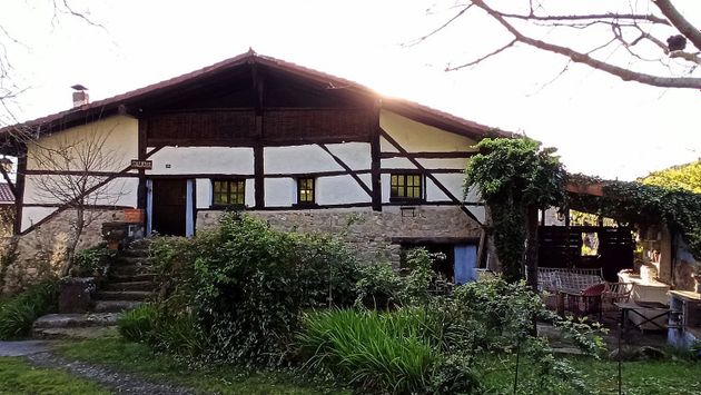 Foto 1 de Casa en venta en Zeanuri de 3 habitaciones con jardín y balcón