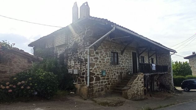 Foto 1 de Casa en venta en Zeanuri de 4 habitaciones con terraza y jardín