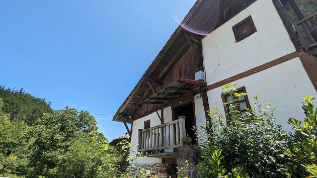 Foto 2 de Casa en venda a Zeanuri de 4 habitacions amb terrassa i jardí