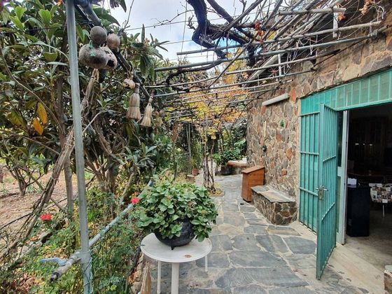 Foto 1 de Casa en venda a calle Cruz Grande de 2 habitacions amb terrassa i jardí