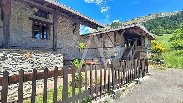 Foto 2 de Casa en venda a Zeanuri de 4 habitacions amb garatge i jardí