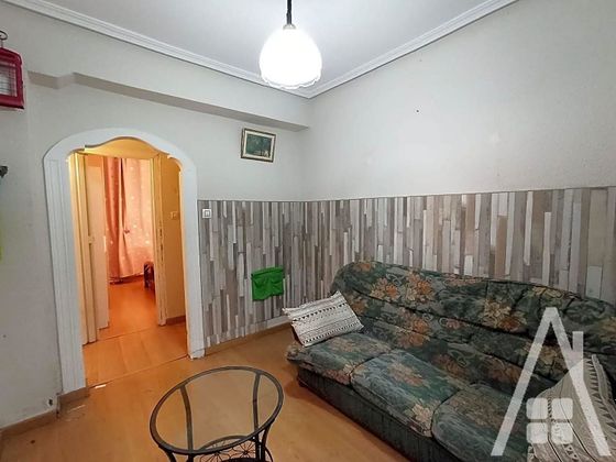 Foto 1 de Piso en venta en Etxebarri de 2 habitaciones con terraza y calefacción