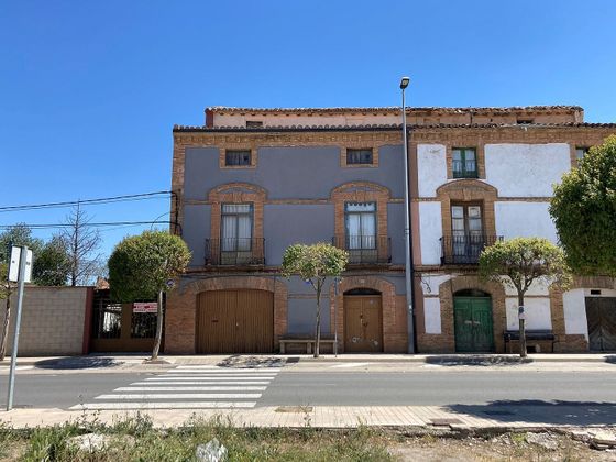 Foto 2 de Casa en venda a calle Barón de la Torre de 5 habitacions amb jardí i calefacció