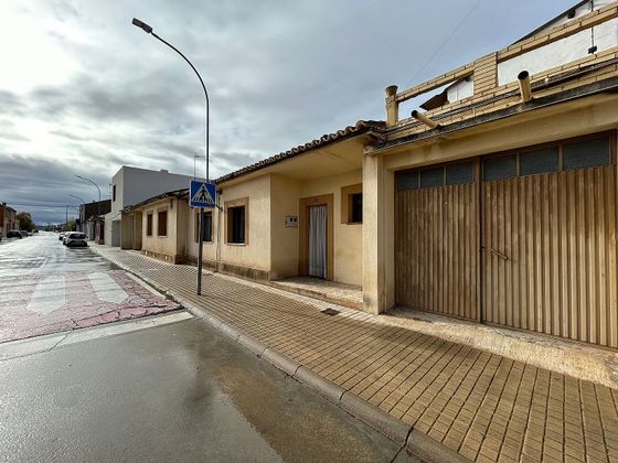 Foto 2 de Casa adosada en venta en calle Arrabal de 3 habitaciones con terraza y garaje