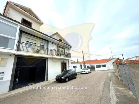 Foto 1 de Casa adossada en venda a Calvarrasa de Arriba de 3 habitacions amb terrassa i garatge