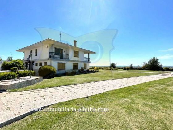 Foto 1 de Xalet en venda a Cabrerizos de 6 habitacions amb terrassa i piscina