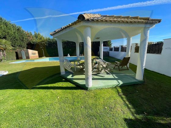 Foto 1 de Xalet en venda a Pelabravo de 3 habitacions amb piscina i jardí
