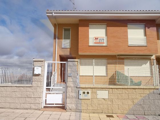 Foto 1 de Casa en venda a Villagonzalo de Tormes de 4 habitacions amb terrassa i garatge