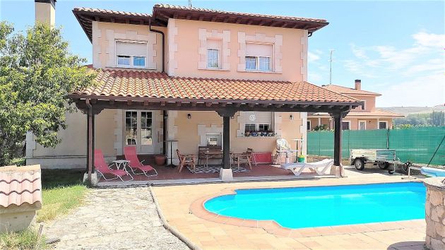Foto 1 de Xalet en venda a calle Montejo de 4 habitacions amb terrassa i piscina