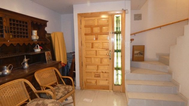 Foto 2 de Casa rural en venda a Fuentes de Ebro de 8 habitacions amb terrassa