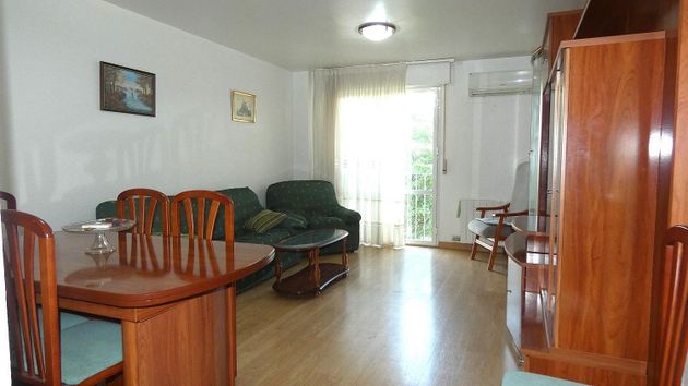 Foto 1 de Alquiler de piso en Utebo de 3 habitaciones con muebles y balcón