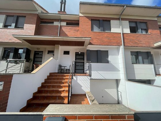 Foto 1 de Casa adossada en venda a calle El Soto de 4 habitacions amb terrassa i garatge