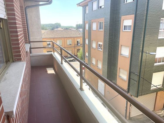 Foto 1 de Venta de piso en Villarejo de Órbigo de 4 habitaciones con terraza y garaje