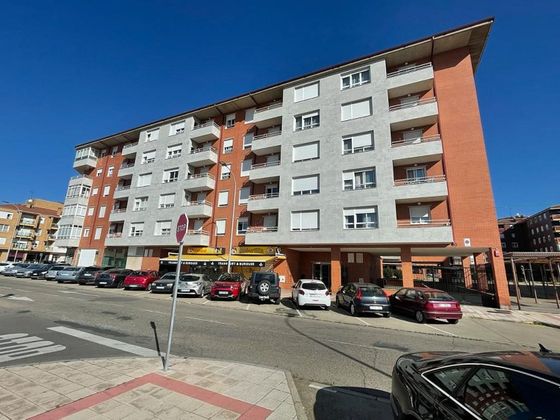 Foto 1 de Piso en alquiler en San Mamés - La Palomera de 3 habitaciones con terraza y garaje