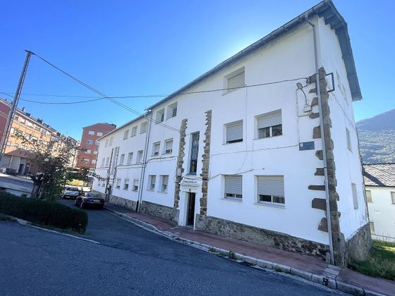 Foto 1 de Pis en venda a calle Cueto Albo de 2 habitacions i 60 m²