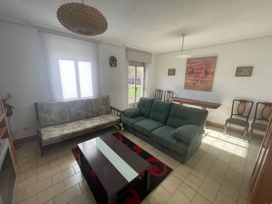 Foto 2 de Pis en venda a La Chantría - La Lastra de 3 habitacions amb terrassa i garatge