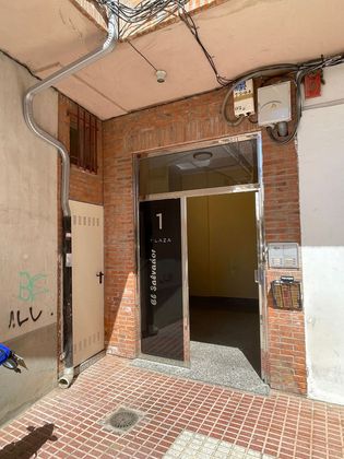 Foto 2 de Pis en venda a plaza Salvador de 3 habitacions amb terrassa i ascensor