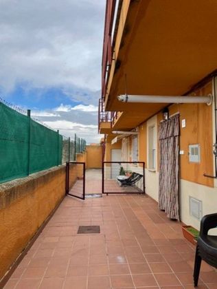 Foto 2 de Casa adosada en venta en Monfarracinos de 3 habitaciones con terraza y balcón