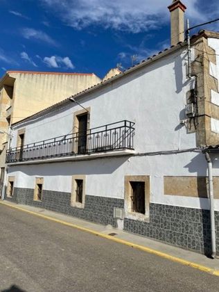 Foto 1 de Casa en venda a Villamayor de 4 habitacions amb garatge i balcó