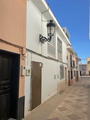Foto 1 de Chalet en venta en Morón de la Frontera de 3 habitaciones con terraza y balcón