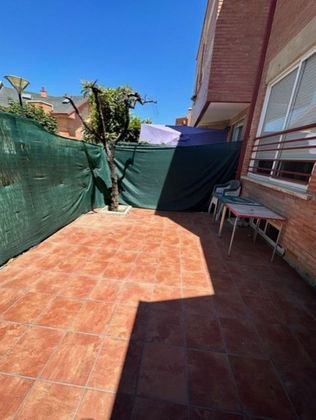 Foto 1 de Casa adosada en venta en Villamayor de 4 habitaciones con terraza y garaje