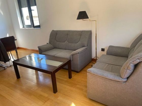 Foto 2 de Pis en lloguer a Villamayor de 2 habitacions amb garatge i mobles