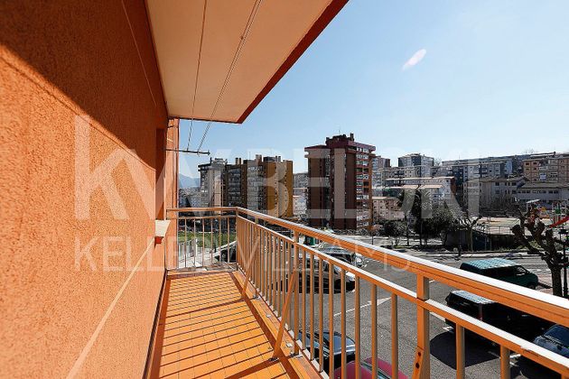 Foto 1 de Piso en venta en Capuchinos - Galtzaraborda de 3 habitaciones con balcón y calefacción