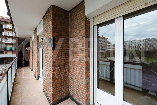 Foto 1 de Piso en venta en Lasarte-Oria de 2 habitaciones con terraza y calefacción