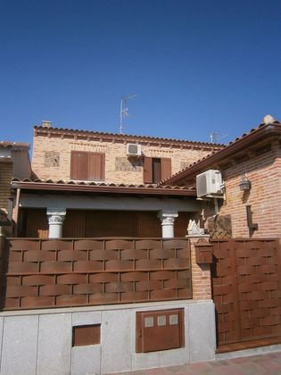 Foto 1 de Casa adosada en venta en Polán de 4 habitaciones con terraza y garaje