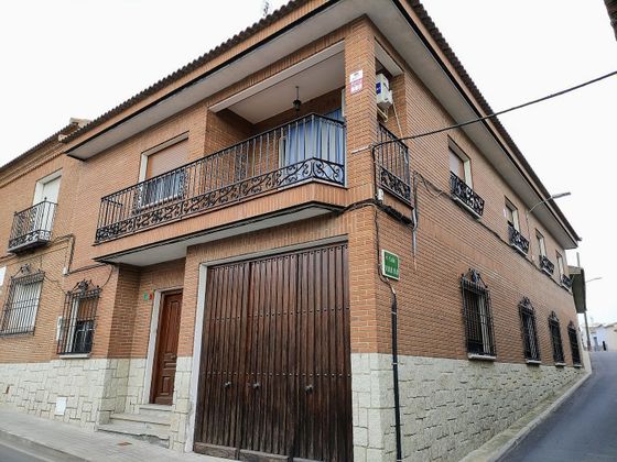 Foto 1 de Casa en venta en Puebla de Montalbán (La) de 4 habitaciones con terraza y calefacción