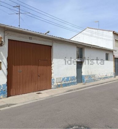 Foto 1 de Casa en venda a Pastriz de 3 habitacions amb terrassa i garatge