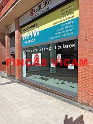 Foto 1 de Local en alquiler en avenida Los Danzantes de Huesca de 260 m²