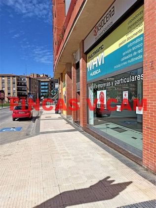 Foto 2 de Local en lloguer a avenida Los Danzantes de Huesca de 260 m²
