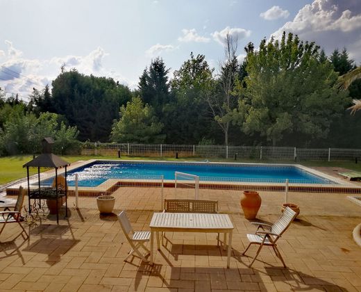 Foto 2 de Xalet en venda a Santa María de 6 habitacions amb piscina i garatge