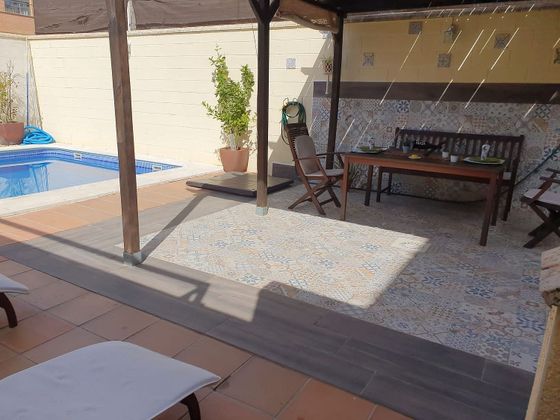 Foto 2 de Casa adossada en venda a Santa María de 4 habitacions amb terrassa i piscina