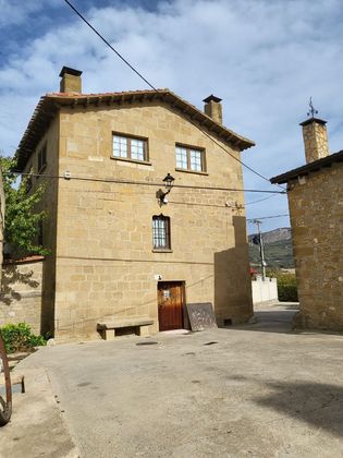 Foto 1 de Casa rural en venda a Galbárruli de 5 habitacions amb jardí i calefacció