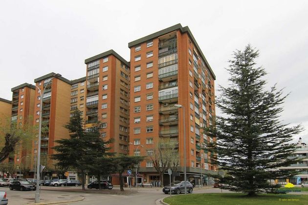 Foto 1 de Piso en venta en avenida De Los Pirineos de 4 habitaciones con terraza y calefacción