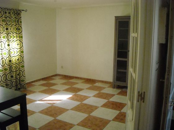 Foto 2 de Venta de piso en avenida Juan XXIII de 5 habitaciones con terraza y aire acondicionado