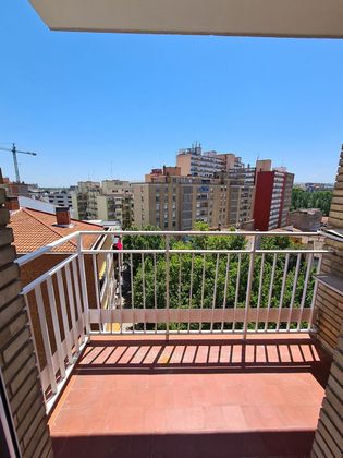 Foto 1 de Alquiler de piso en plaza Jesús de 3 habitaciones con terraza y calefacción