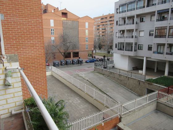 Foto 2 de Venta de piso en Salvador Allende de 4 habitaciones con terraza y garaje