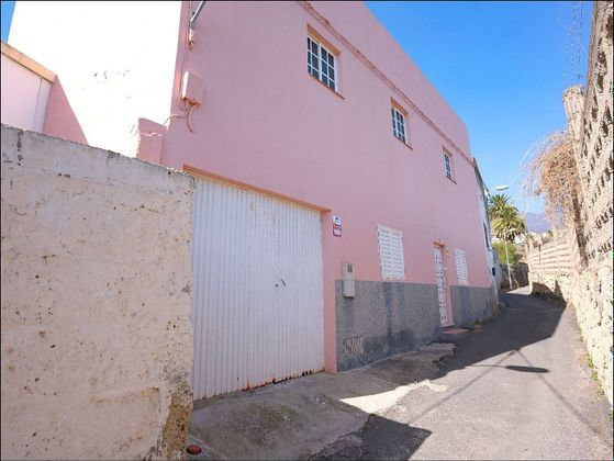 Foto 2 de Casa en venta en Güímar de 6 habitaciones con terraza y garaje