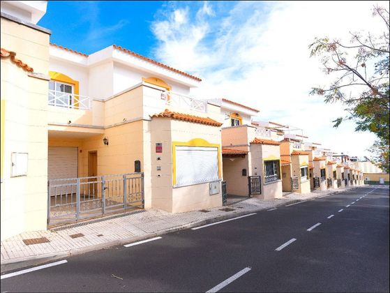 Foto 2 de Casa adossada en venda a Güímar de 3 habitacions amb terrassa i garatge