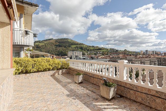 Foto 2 de Casa en venda a Urretxu de 4 habitacions amb terrassa i garatge